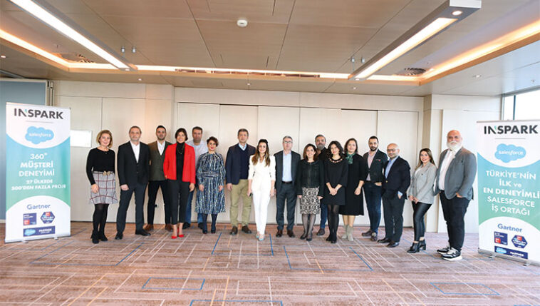 CMO-kahvaltı-ilk-sırada-müşteri