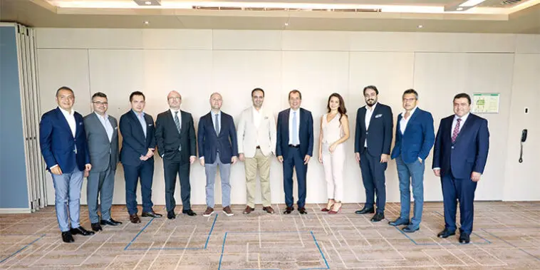 finans-liderleri-donusum-pesinde