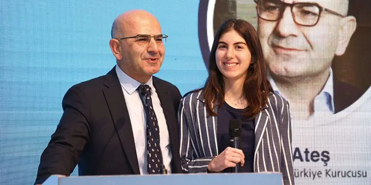 Fast-24’te-liderler-teknoloji-ve-dönüşümü-anlattı