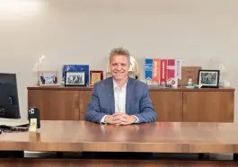 BUGÜNÜN-PENCERESİNDEN-GELECEĞİ-ŞEKİLLENDİREN-SİSTEMLER-ÜRETİYORUZ”