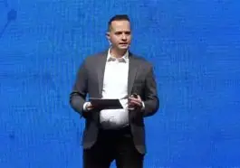 AJANLAR,-MÜŞTERİ-DENEYİMİNİ-YENİDEN-TANIMLIYOR-